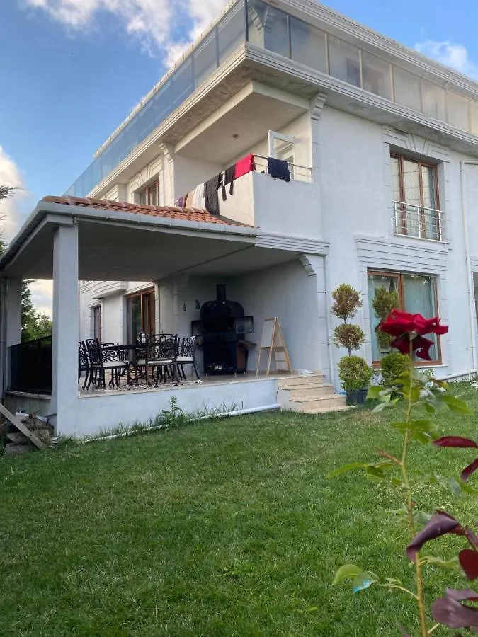 Wonderful Villa Airport 5 Minutes Arnavutkoy Guest house