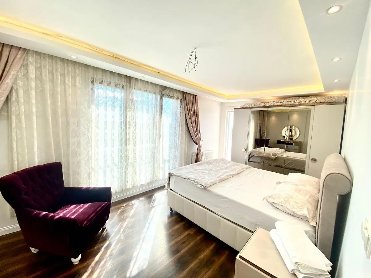 Wonderful Villa Airport 5 Minutes Arnavutkoy Guest house